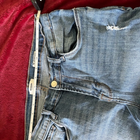 Kenzie skinny jeans size 6. - Picture 4 of 5